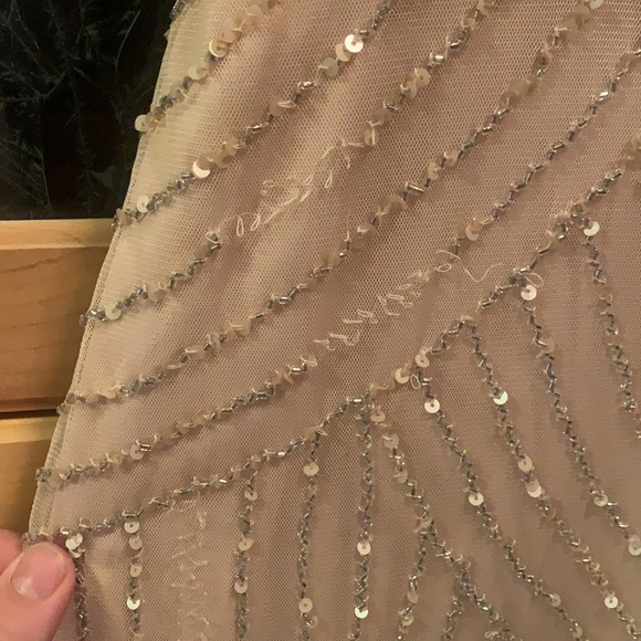 Beautiful dress - Picture 6 of 12